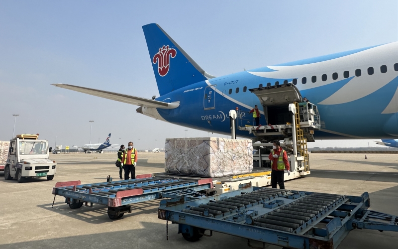 11吨救援物资从武汉空运至土耳其
