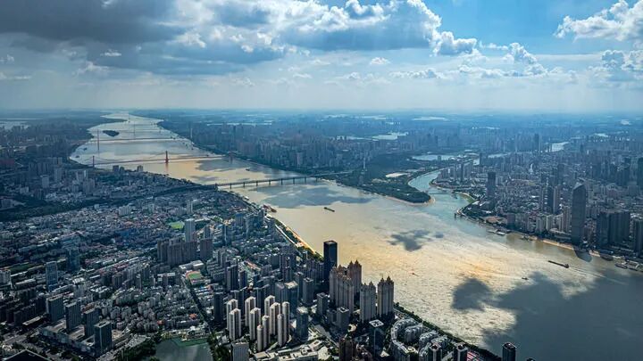 新华社《新华每日电讯》头版头条：湖北建设中部崛起重要战略支点观察