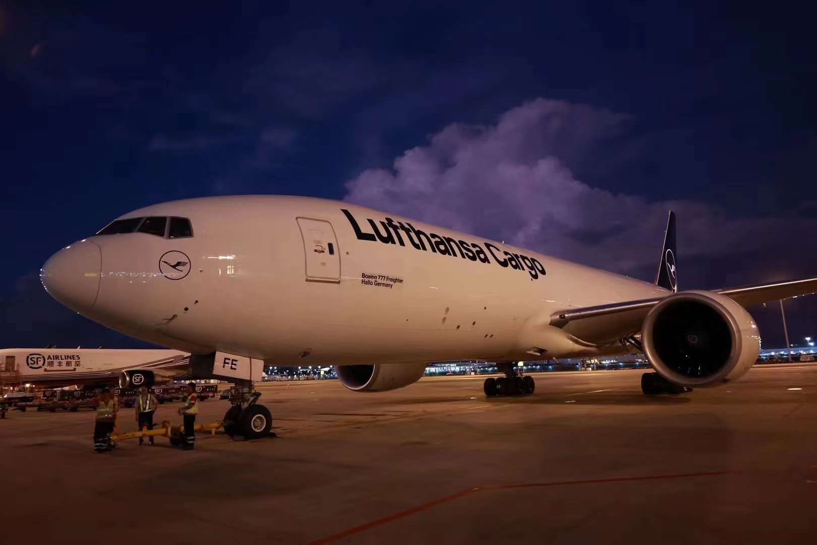 2e5b46fd4f72def8e0f42f63cd85904.jpg 深圳机场货物